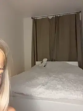 pearlbloom live cam preview