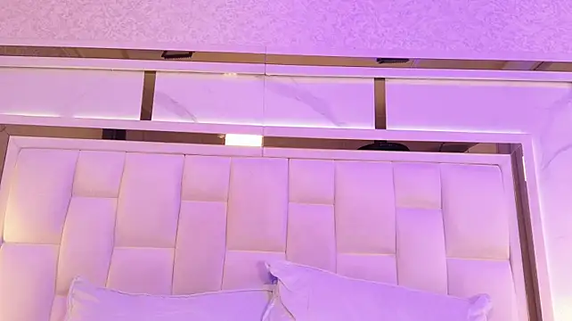 emily_fox25 webcam