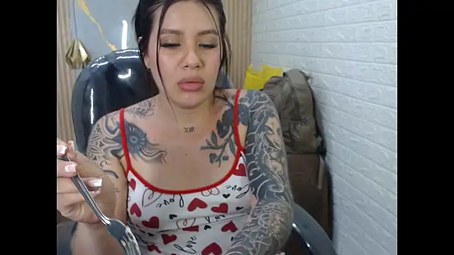 luci_mommy webcam