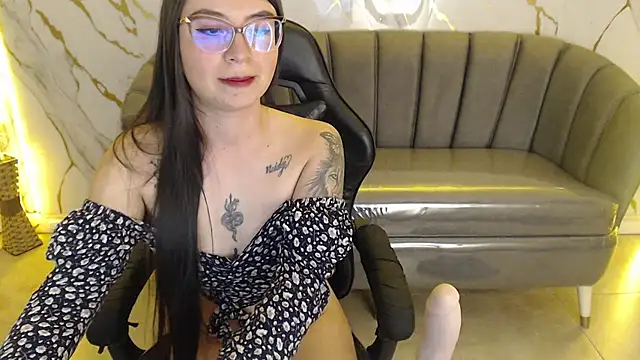 doncellita_strong_tf webcam