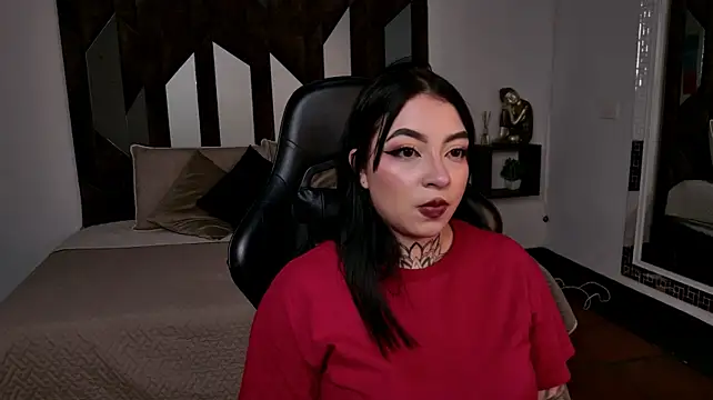 Sofia_LaurentJS live cam on StripChat
