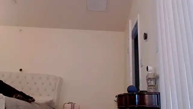 chanel_love (F milf) - SQUIRT SHOW