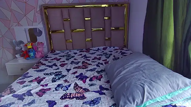 khatty_love (F young) - 🍒 Tits tease