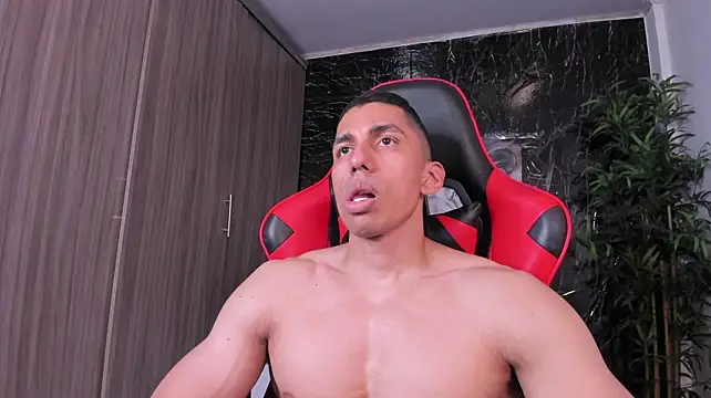 Erik_castle webcam