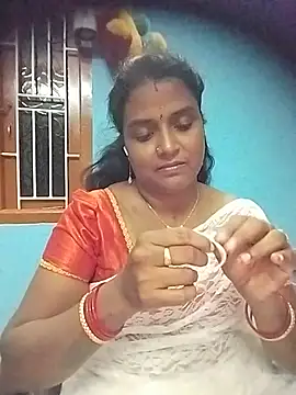 Thamarai01 live cam on StripChat