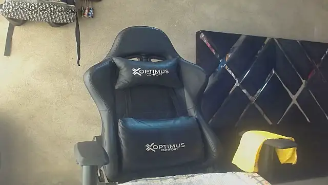 Larry-n-clouds webcam
