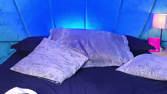 Aaron_Eze webcam