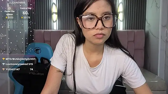 Eimy18_b live cam on StripChat