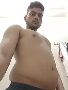 Realcumshow webcam