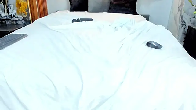 dracke_and_zara webcam