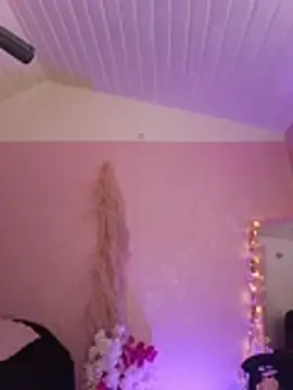 Emily_Roussee webcam