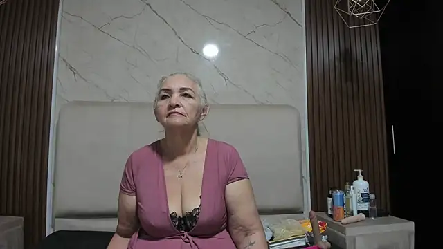 queenstarhy webcam