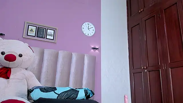 AGATHA_BRUNNETT webcam