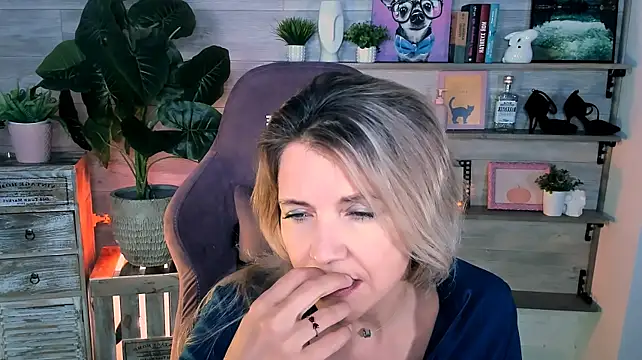 NicoleHitman webcam