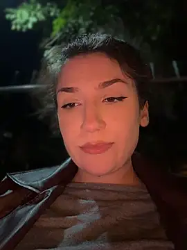 ScarletBloom_ webcam