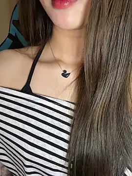 Yiyina_17 webcam