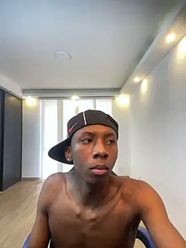 milo018 webcam