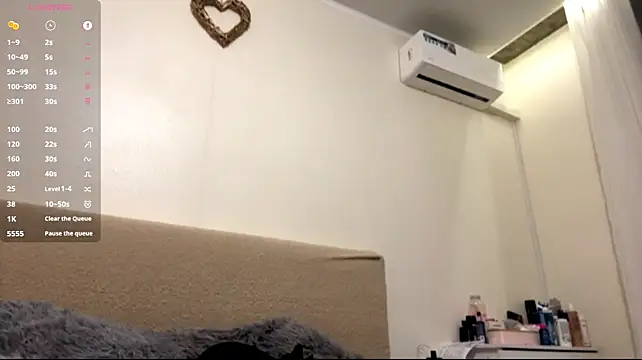 NedaRhinehardt webcam
