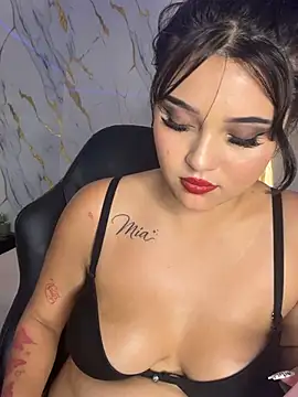 bunnyglow69 live cam on StripChat