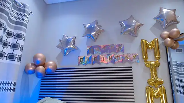 _moniquelovay_'s live room