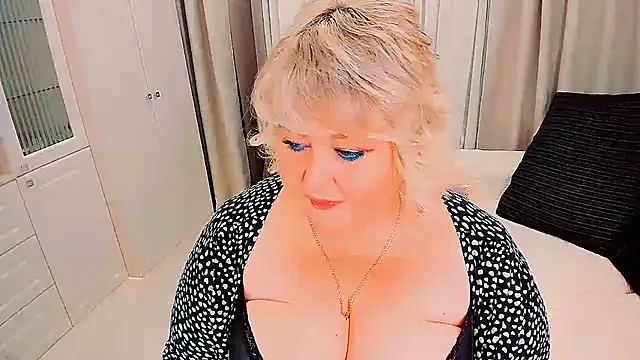 BIGTITSBBW webcam