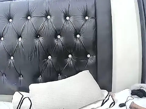 Spicyvelvet webcam