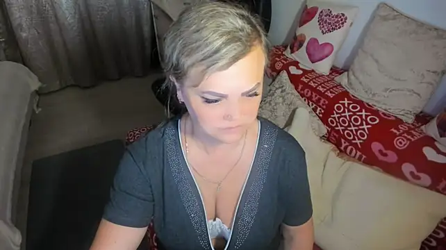 MildMature webcam