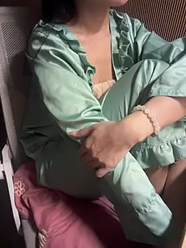 Mina048 webcam