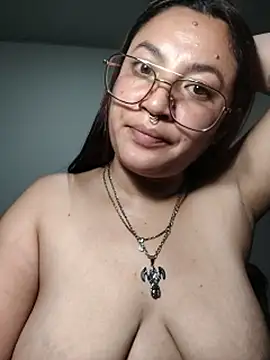samm_curvy live cam on StripChat