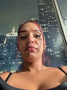 sara-77 stripchat