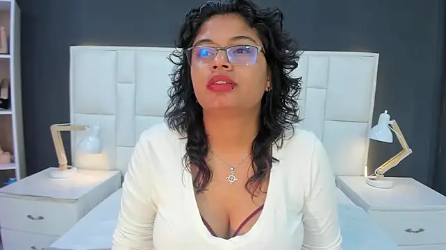 yeral2017 live cam on StripChat