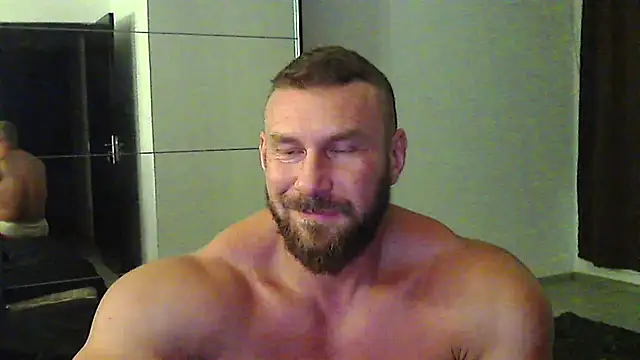 muscularkevin (M young) - 25 flash,creamy cum at goal :x