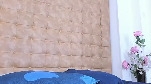 violet_giraldo webcam