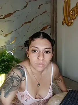 Iam_Issaa_ webcam