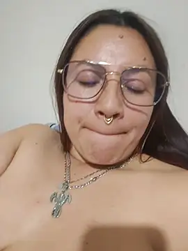 samm_curvy