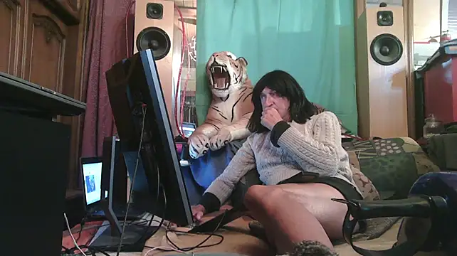 Model: SissiDomination