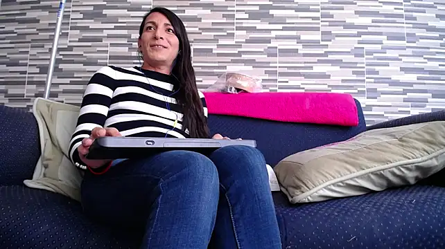 VioletaGomez_Co webcam