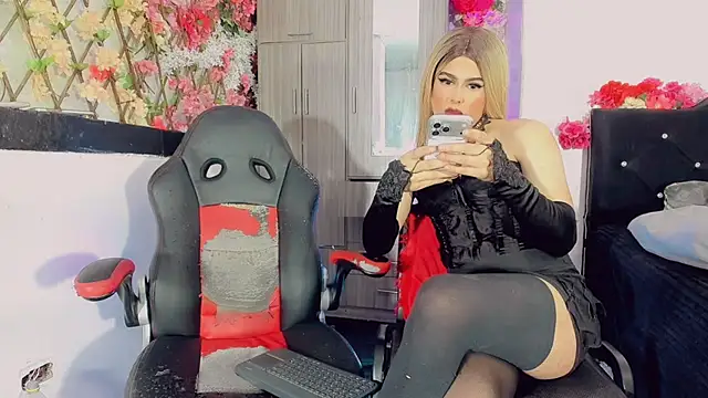 Thiara_veky_ webcam