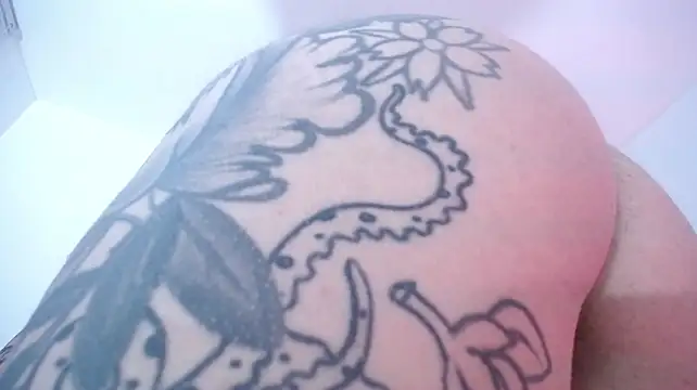 agatabolton live cam preview