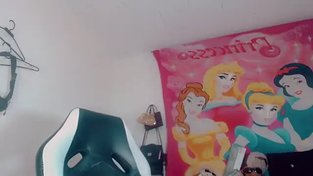 Oriana_braom live cam preview