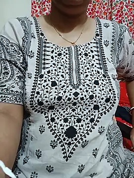 Priya_Boudi webcam