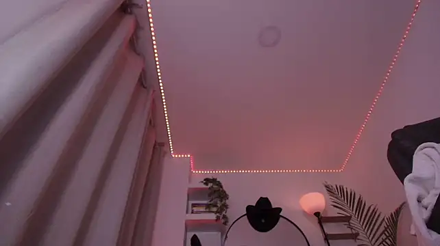 dalilathoms_ webcam