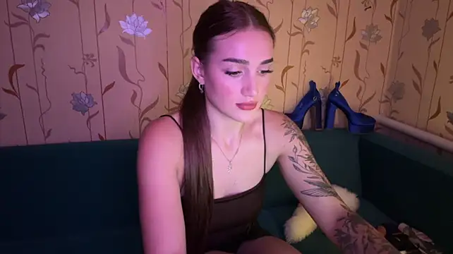 WinnieEdmonds webcam