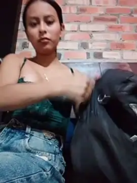 Natali_3 live cam preview