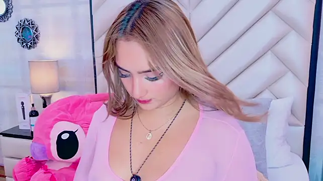 KikiiLove webcam
