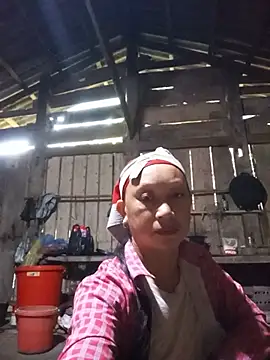 Linda-04 webcam