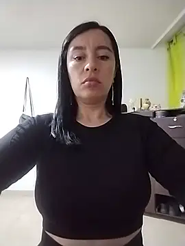 hailey85 live cam on StripChat