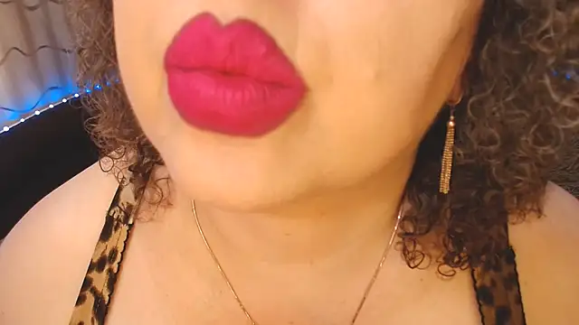 BustyKatty live cam on StripChat