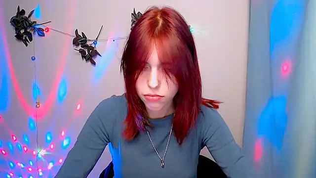 GuessMe___ live cam on StripChat