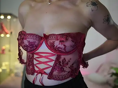 MiaPaloma18 live cam on StripChat